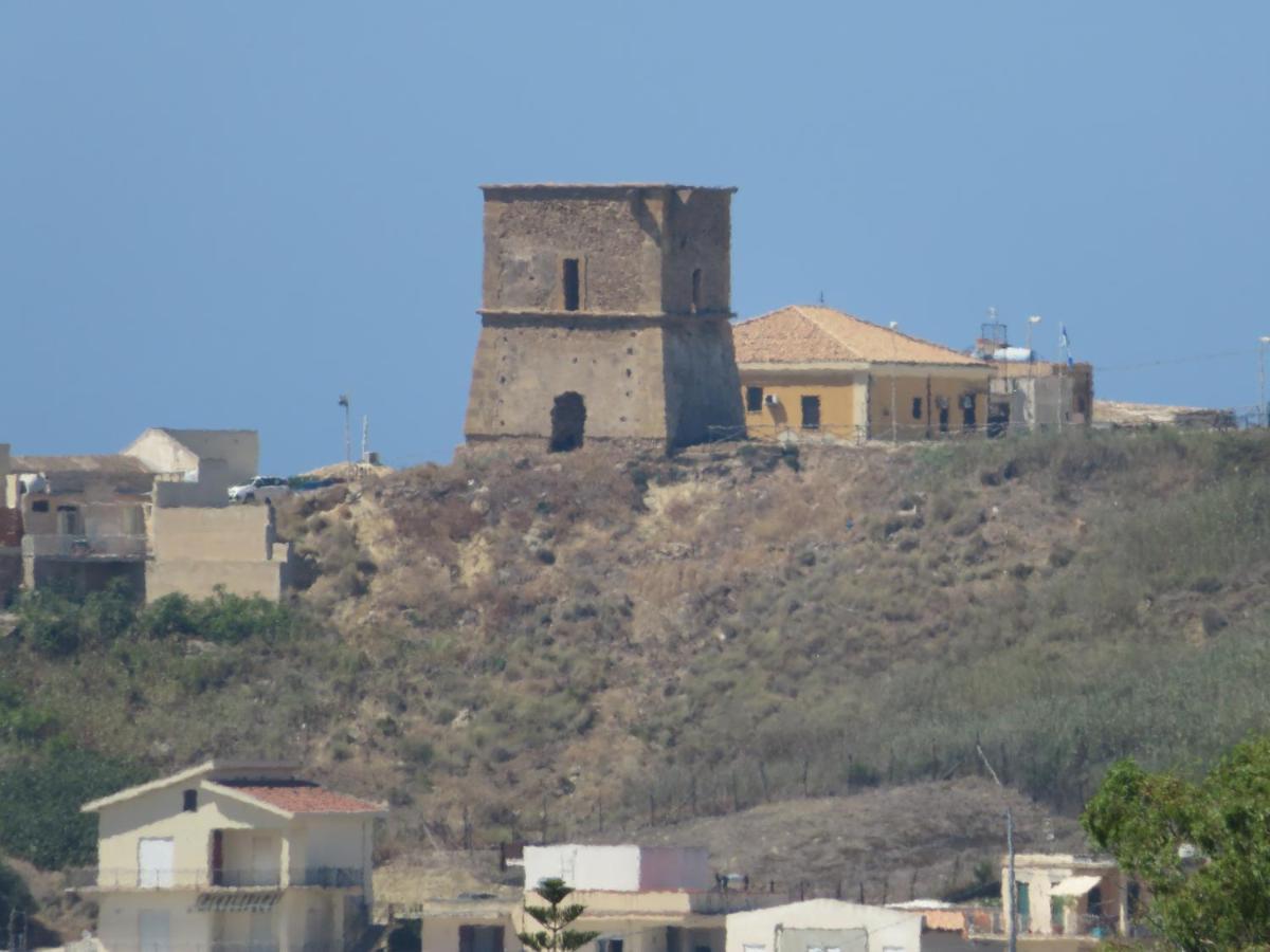 Case Barrera Porto Palo Esterno foto
