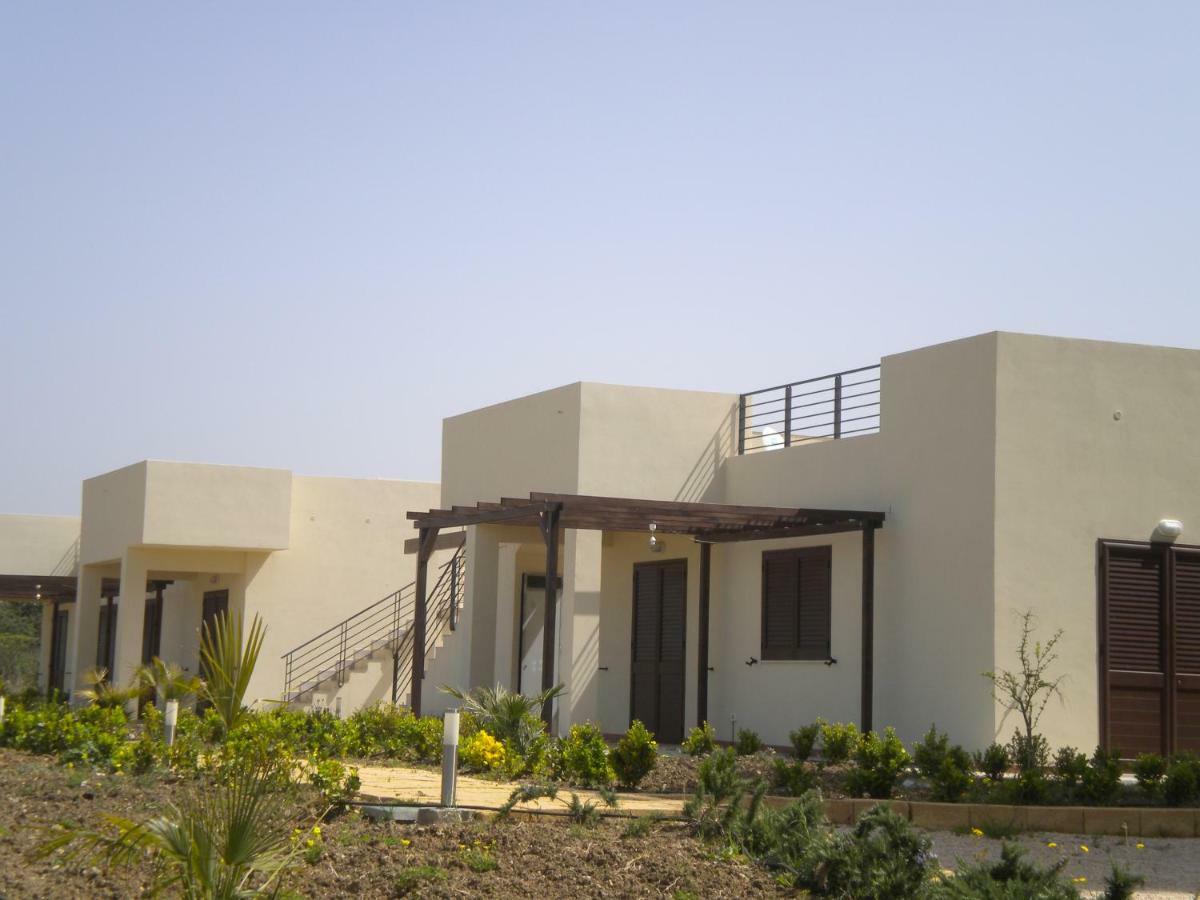 Case Barrera Porto Palo Esterno foto
